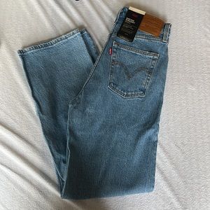 Levi’s Ribcage Straight Ankle Jeans